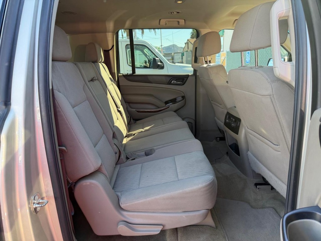 GMC Yukon XL Vehicle Full-screen Gallery Image 40
