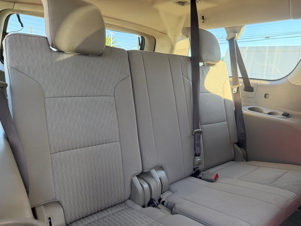 GMC Yukon XL Vehicle Full-screen Gallery Image 41