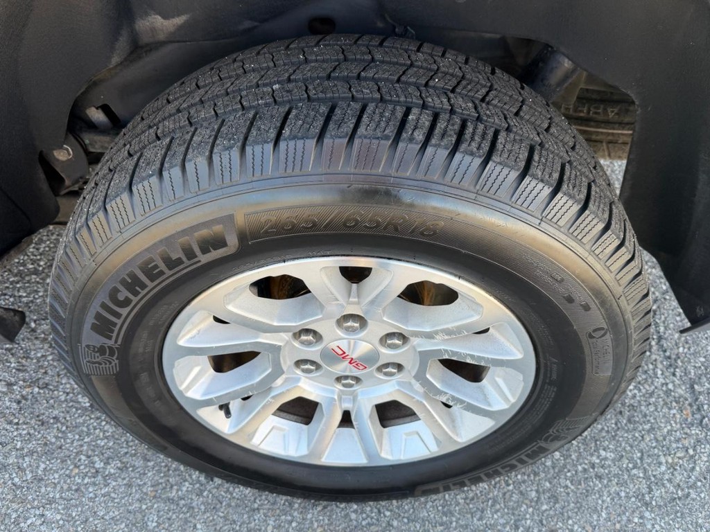 GMC Yukon XL Vehicle Full-screen Gallery Image 47