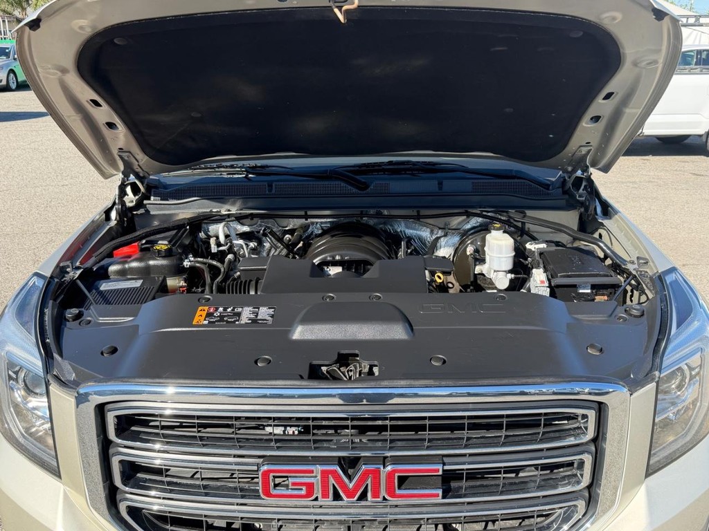 GMC Yukon XL Vehicle Full-screen Gallery Image 48
