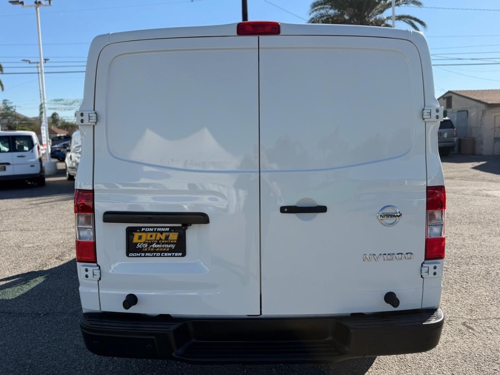 Nissan NV1500 SV Cargo Van Vehicle Full-screen Gallery Image 09