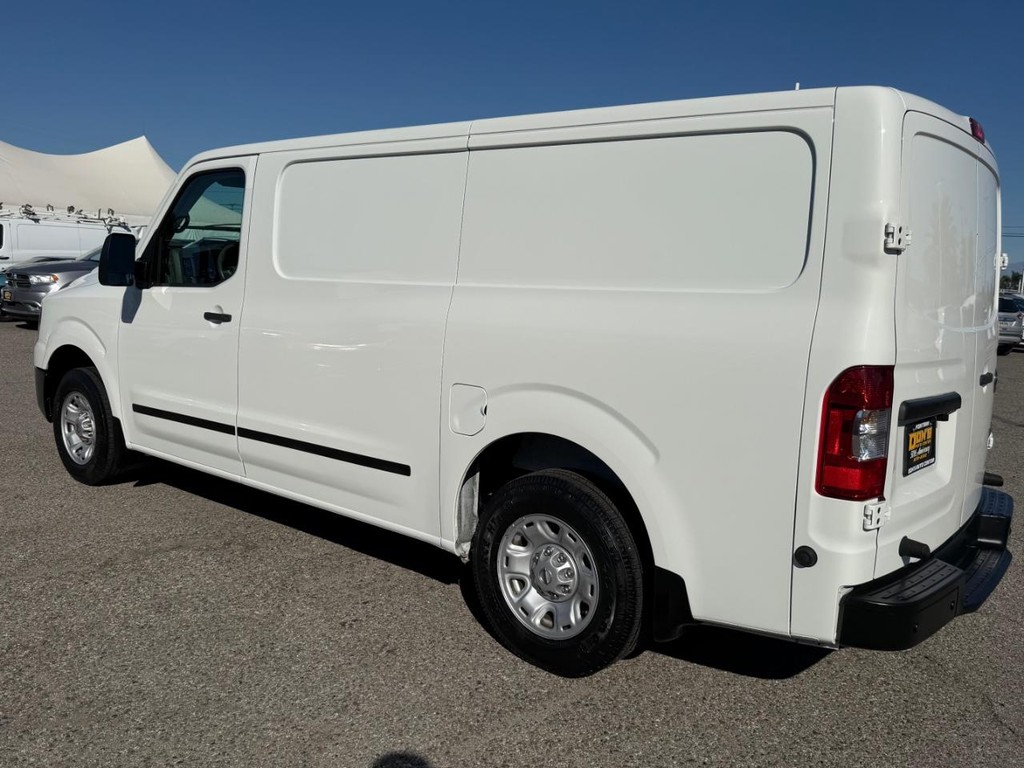 Nissan NV1500 SV Cargo Van Vehicle Full-screen Gallery Image 10