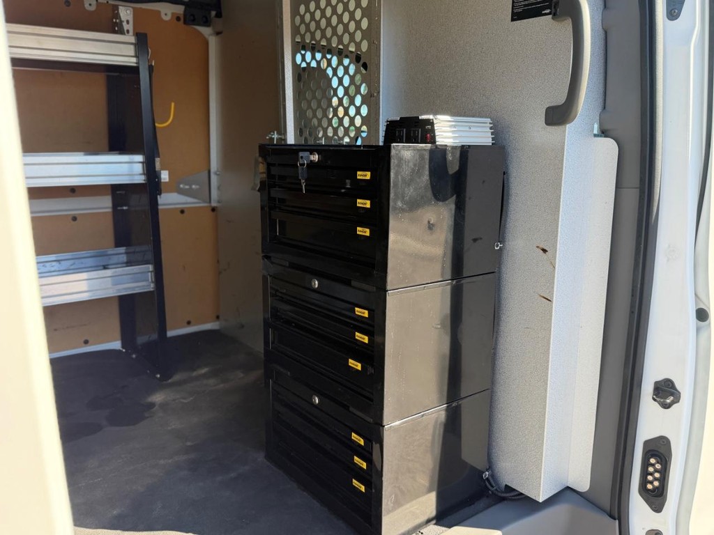 Nissan NV1500 SV Cargo Van Vehicle Full-screen Gallery Image 20
