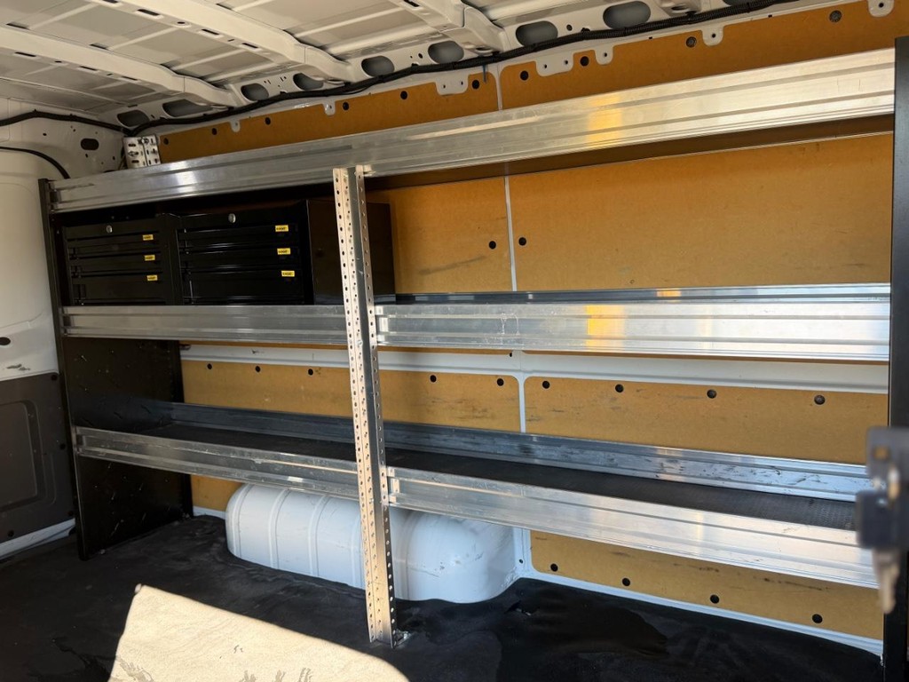 Nissan NV1500 SV Cargo Van Vehicle Full-screen Gallery Image 21