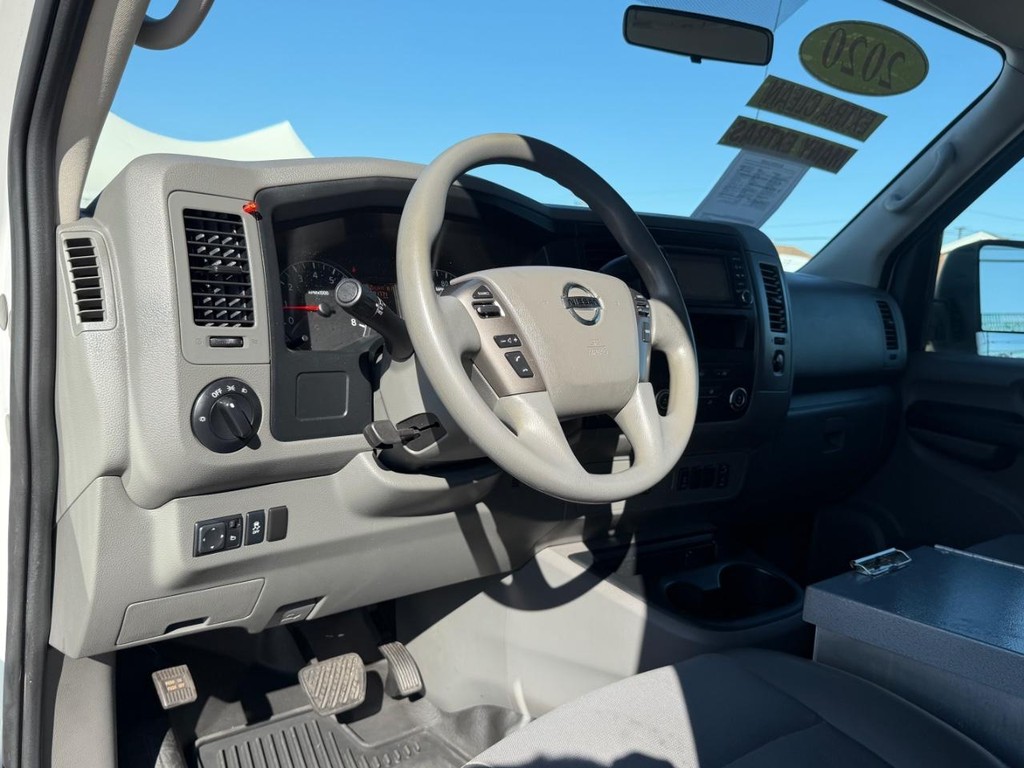Nissan NV1500 SV Cargo Van Vehicle Full-screen Gallery Image 24