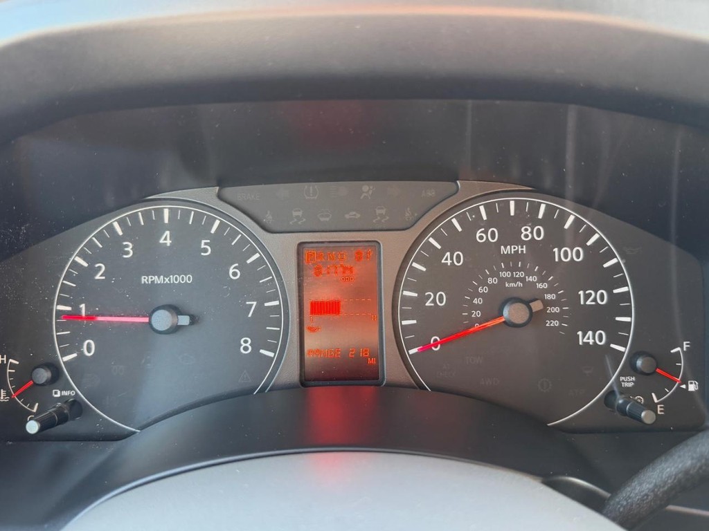 Nissan NV1500 SV Cargo Van Vehicle Full-screen Gallery Image 36