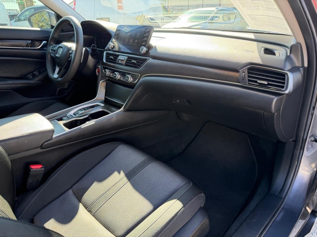 Honda Accord Hybrid Vehicle Full-screen Gallery Image 20
