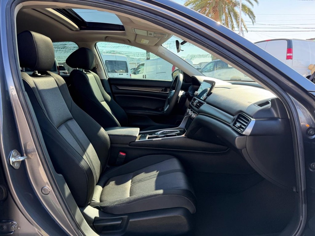 Honda Accord Hybrid Vehicle Full-screen Gallery Image 21