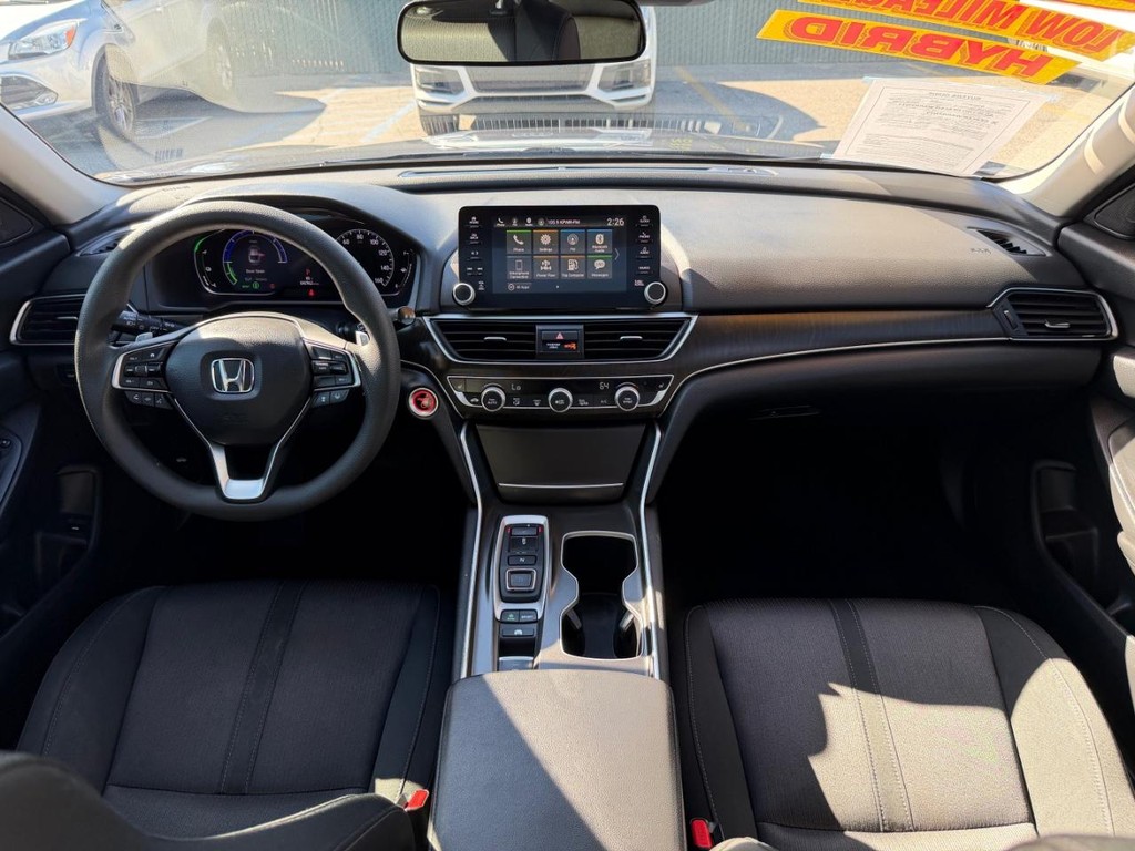 Honda Accord Hybrid Vehicle Full-screen Gallery Image 23