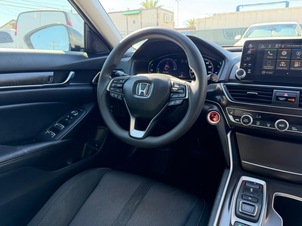 Honda Accord Hybrid Vehicle Full-screen Gallery Image 24
