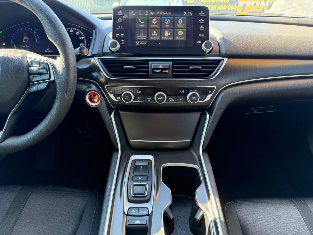 Honda Accord Hybrid Vehicle Full-screen Gallery Image 25