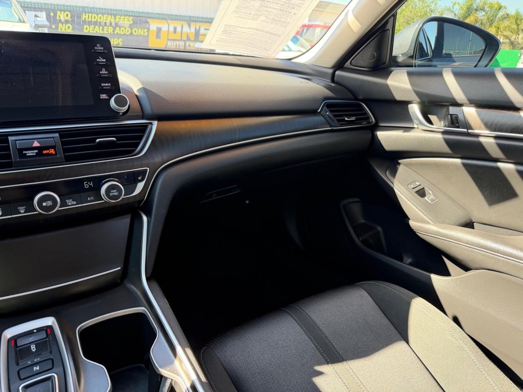 Honda Accord Hybrid Vehicle Full-screen Gallery Image 26
