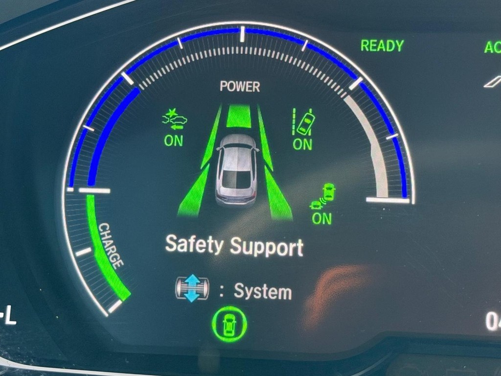 Honda Accord Hybrid Vehicle Full-screen Gallery Image 31