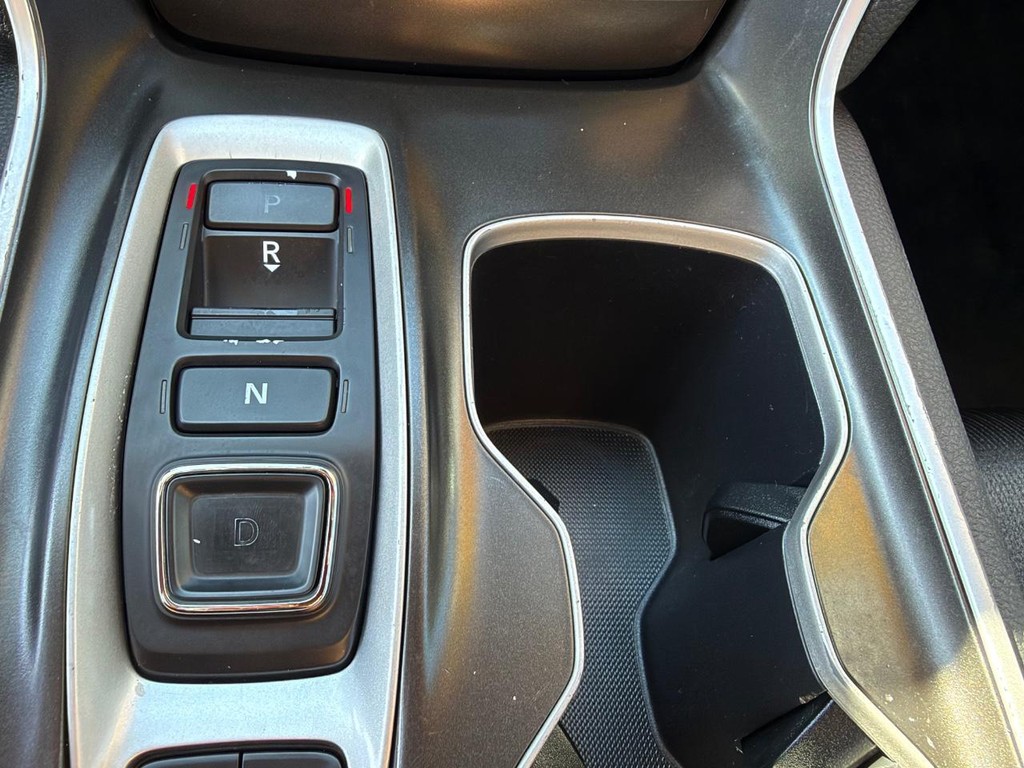 Honda Accord Hybrid Vehicle Full-screen Gallery Image 35