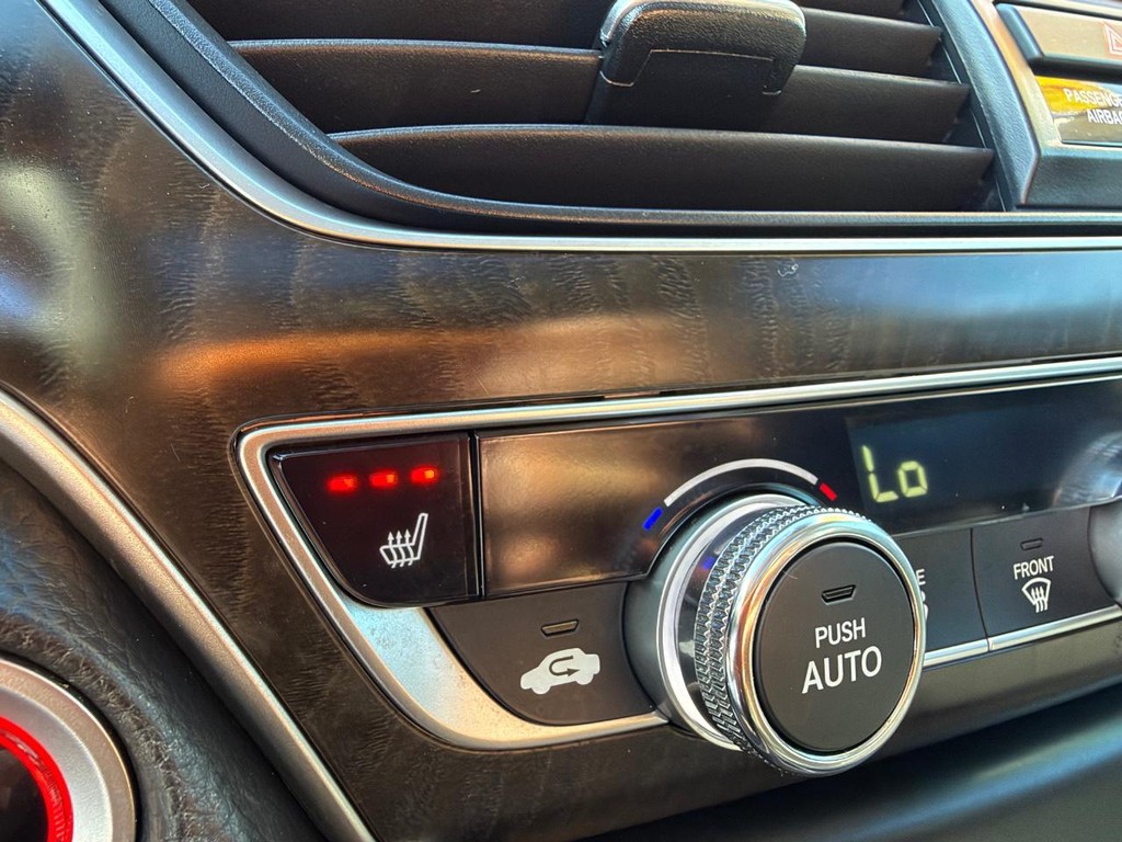 Honda Accord Hybrid Vehicle Full-screen Gallery Image 38