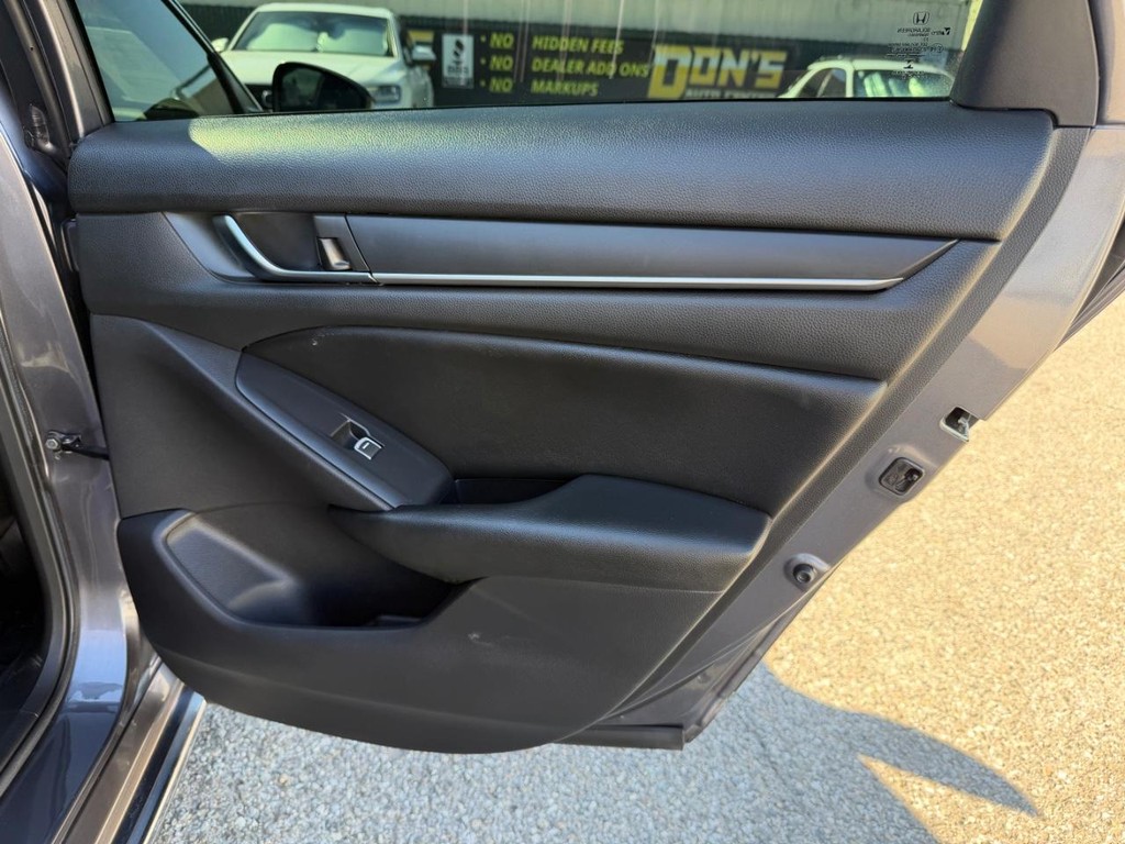 Honda Accord Hybrid Vehicle Full-screen Gallery Image 42