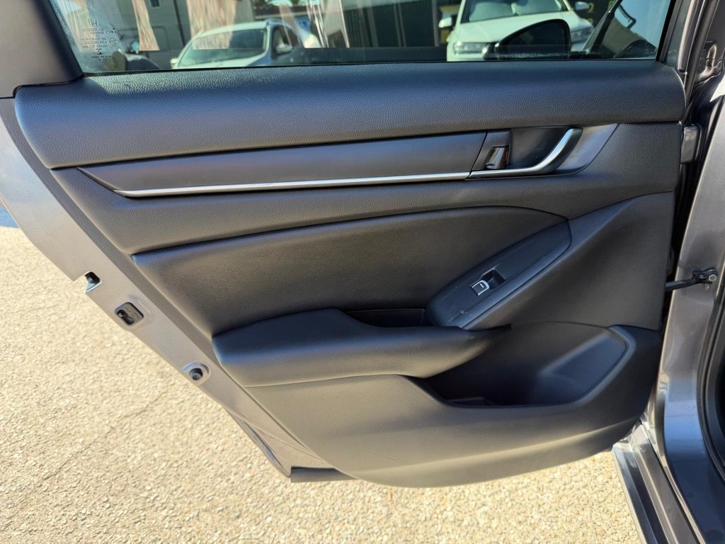Honda Accord Hybrid Vehicle Full-screen Gallery Image 44
