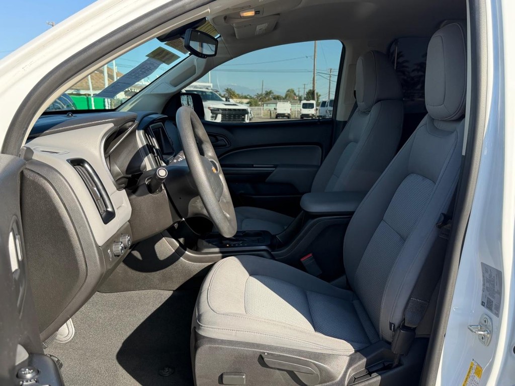 Chevrolet Colorado Vehicle Full-screen Gallery Image 17