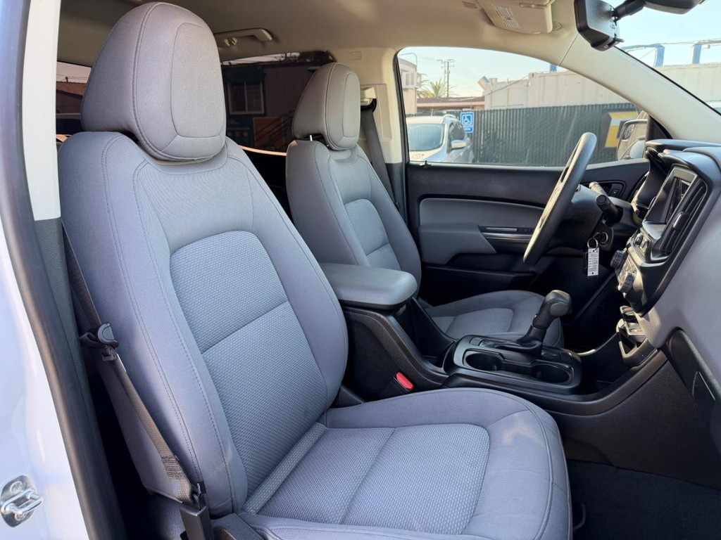 Chevrolet Colorado Vehicle Full-screen Gallery Image 22
