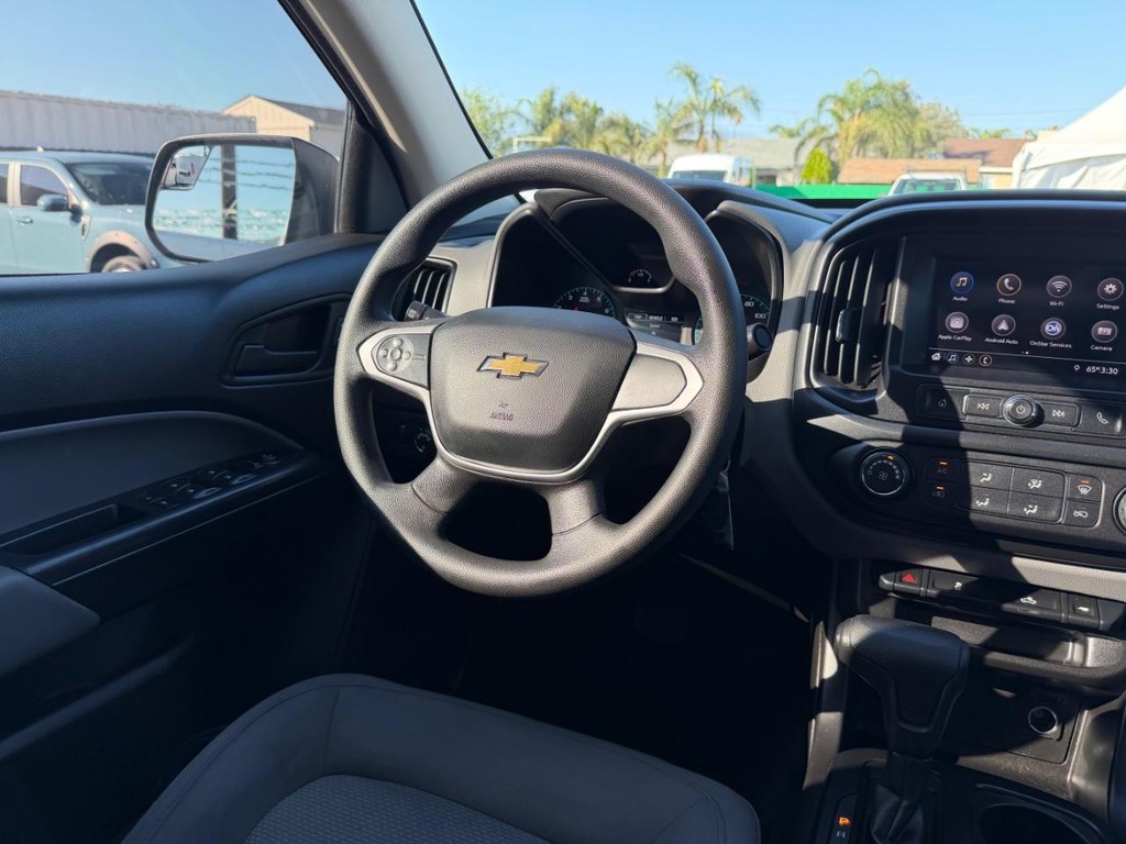 Chevrolet Colorado Vehicle Full-screen Gallery Image 24