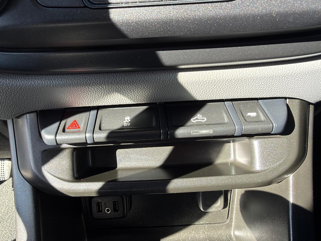Chevrolet Colorado Vehicle Full-screen Gallery Image 32