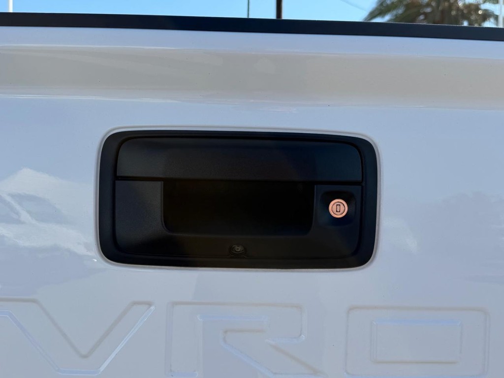 Chevrolet Colorado Vehicle Full-screen Gallery Image 39