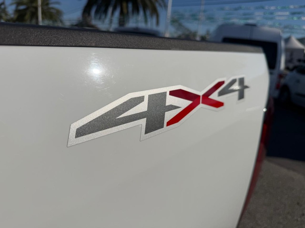Chevrolet Colorado Vehicle Full-screen Gallery Image 40