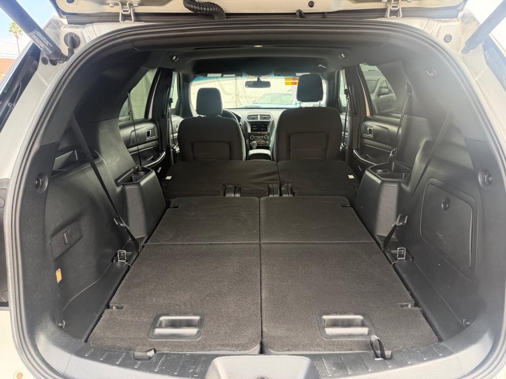 Ford Explorer Vehicle Full-screen Gallery Image 47