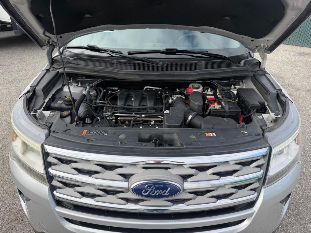 Ford Explorer Vehicle Full-screen Gallery Image 48