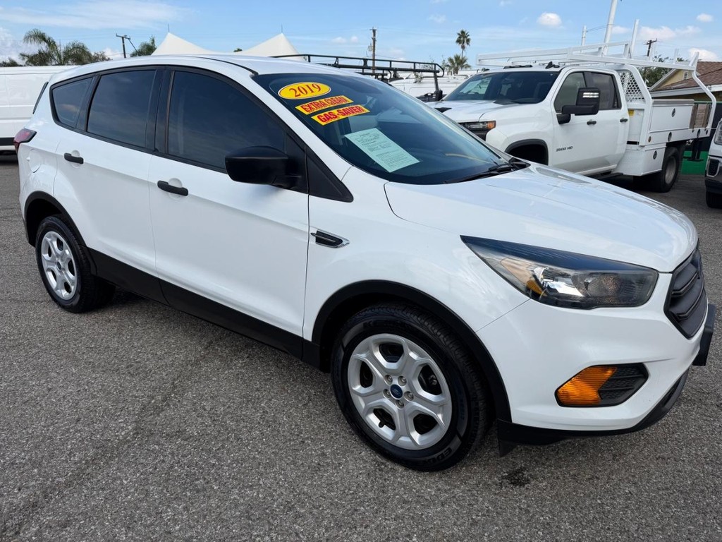 Ford Escape Vehicle Full-screen Gallery Image 03