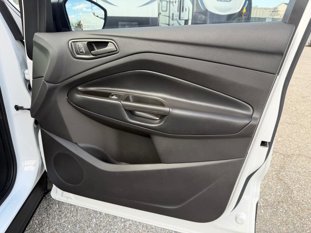 Ford Escape Vehicle Full-screen Gallery Image 19