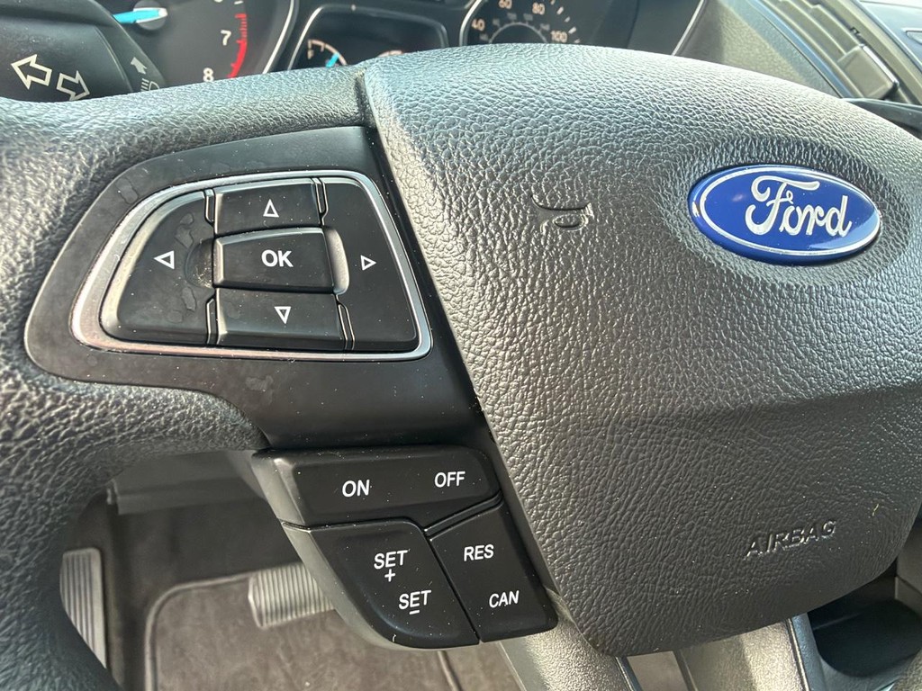 Ford Escape Vehicle Full-screen Gallery Image 28