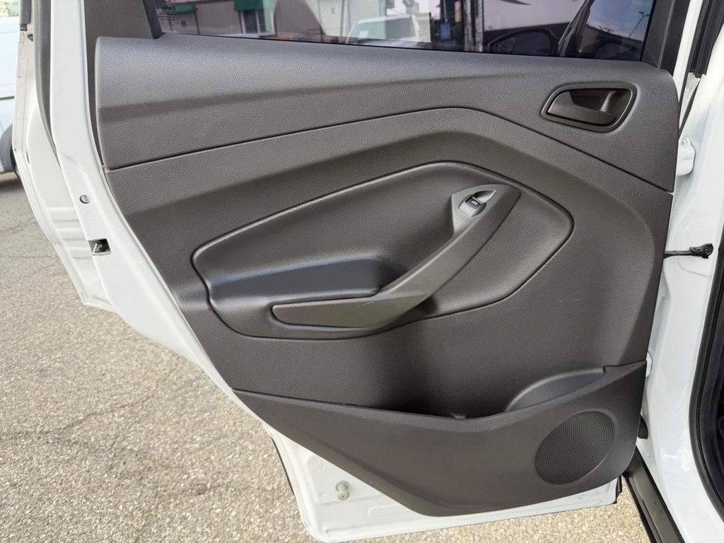 Ford Escape Vehicle Full-screen Gallery Image 35