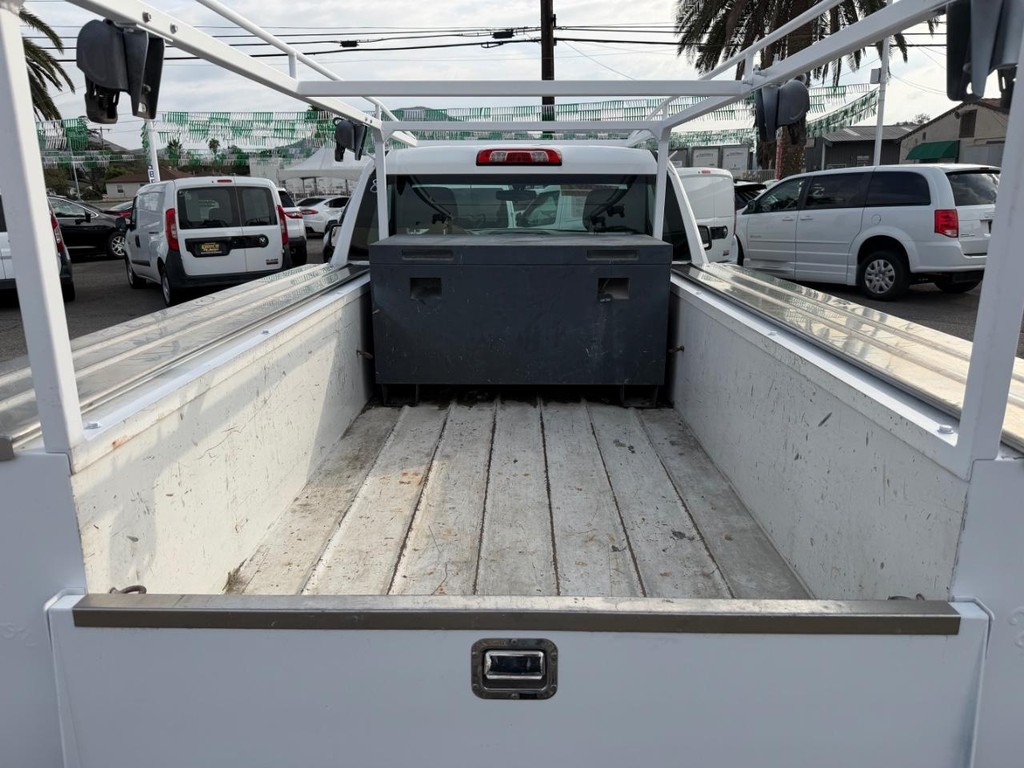 Chevrolet Silverado 1500 Vehicle Full-screen Gallery Image 18