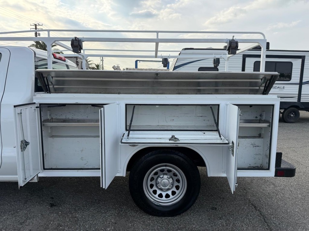 Chevrolet Silverado 1500 Vehicle Full-screen Gallery Image 20