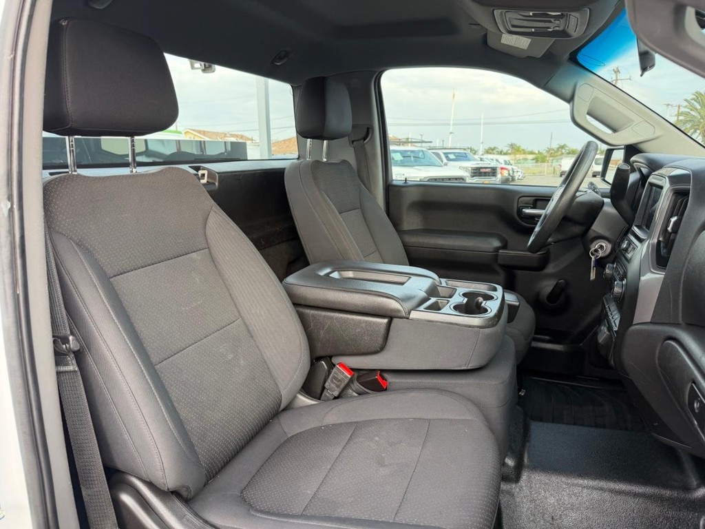 Chevrolet Silverado 1500 Vehicle Full-screen Gallery Image 29