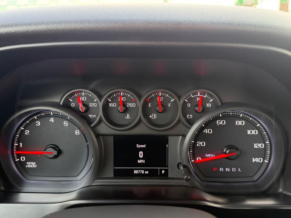 Chevrolet Silverado 1500 Vehicle Full-screen Gallery Image 34