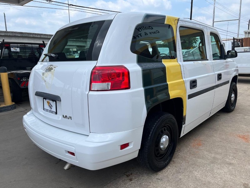 Mv-1 MV-1 DX Deluxe Vehicle Image 06