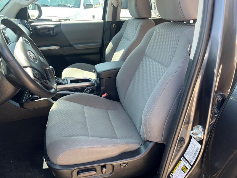 Toyota Tacoma 2WD Vehicle Image 07