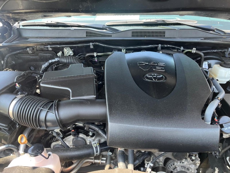 Toyota Tacoma 2WD Vehicle Image 14