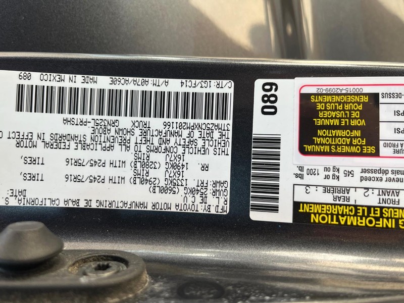 Toyota Tacoma 2WD Vehicle Image 16