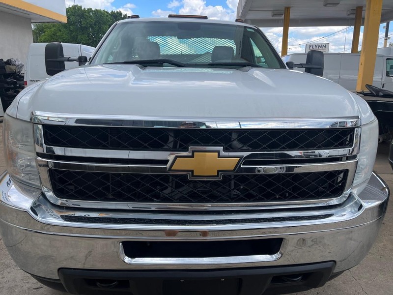 Chevrolet Silverado 3500HD Vehicle Image 02