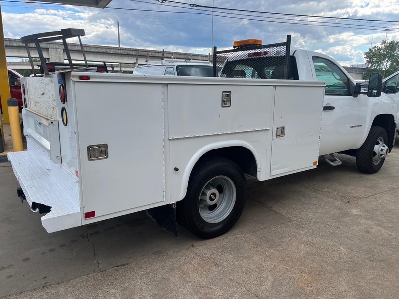 Chevrolet Silverado 3500HD Vehicle Image 04