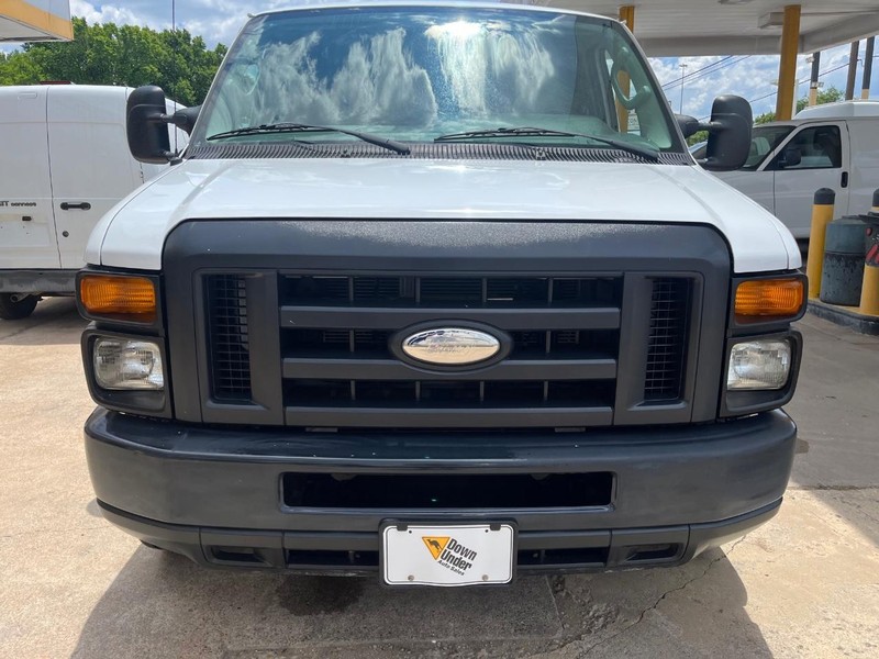 Ford Econoline Cargo Van Vehicle Image 02