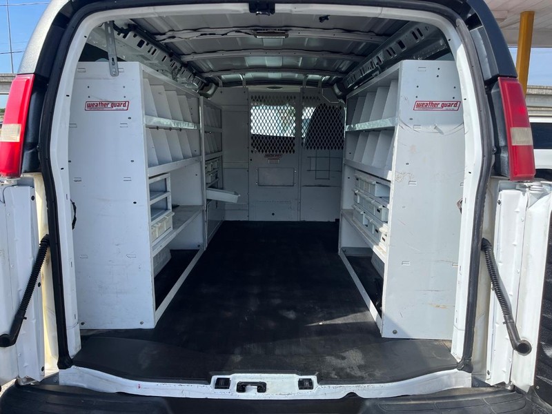 Chevrolet Express Cargo Van Vehicle Image 07