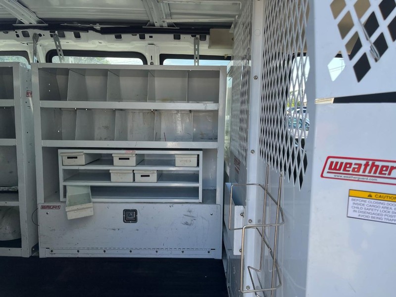 Chevrolet Express Cargo Van Vehicle Image 09