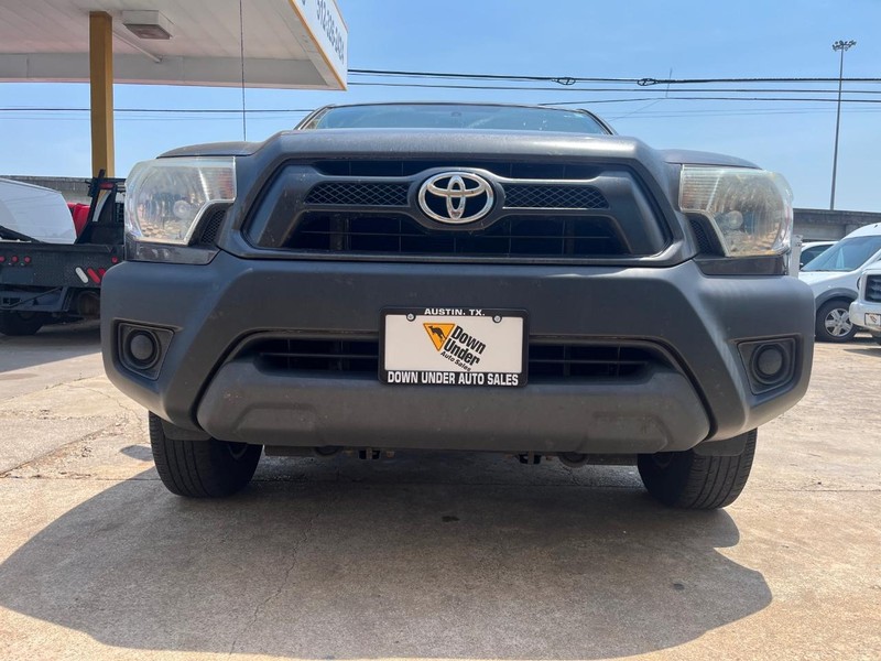 Toyota Tacoma Vehicle Image 02