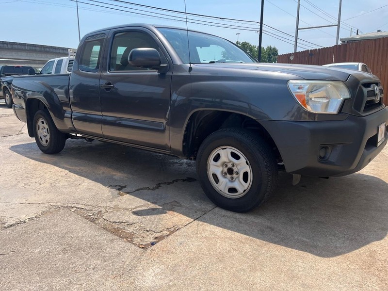Toyota Tacoma Vehicle Image 03