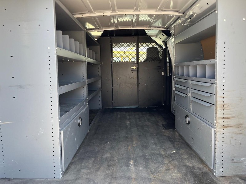 Ford Econoline Cargo Van Vehicle Image 11