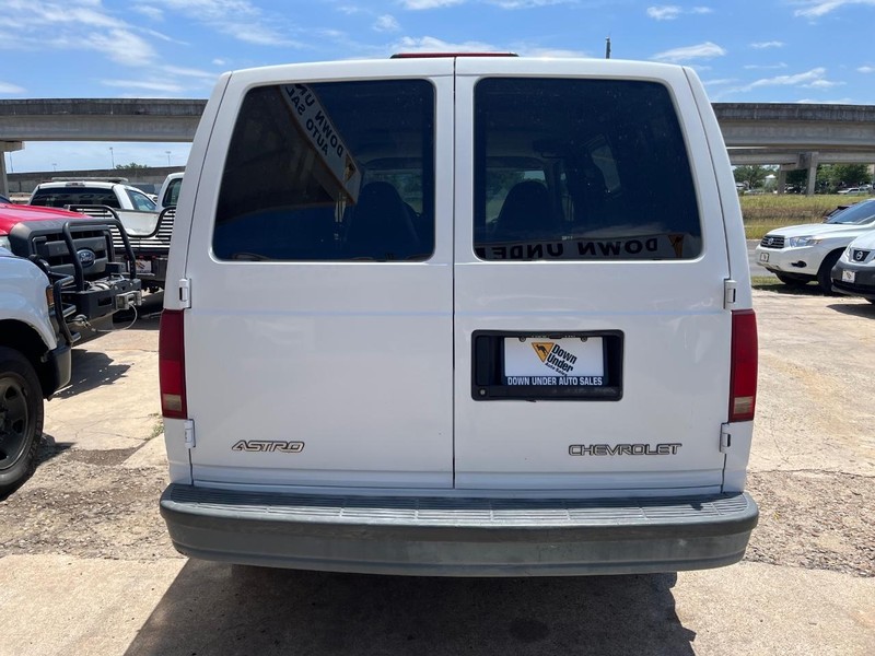 Chevrolet Astro Cargo Van Vehicle Image 05